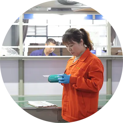 表面の耐久性をどのように制御しますか?