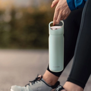 Infuser 01613Aが付いている絶縁された水ボトル