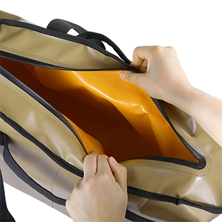 防水はソフトクーラーSJB012を運びます