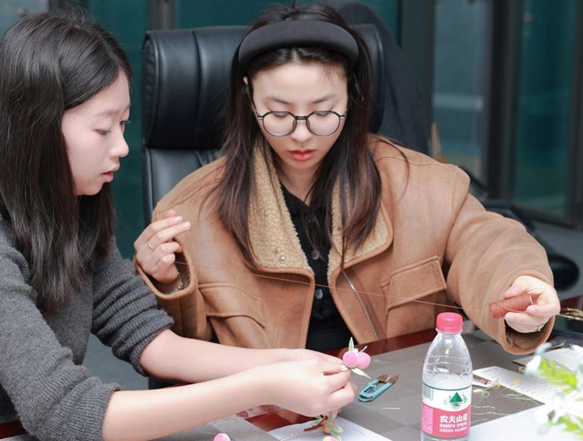 幸せな女性の日